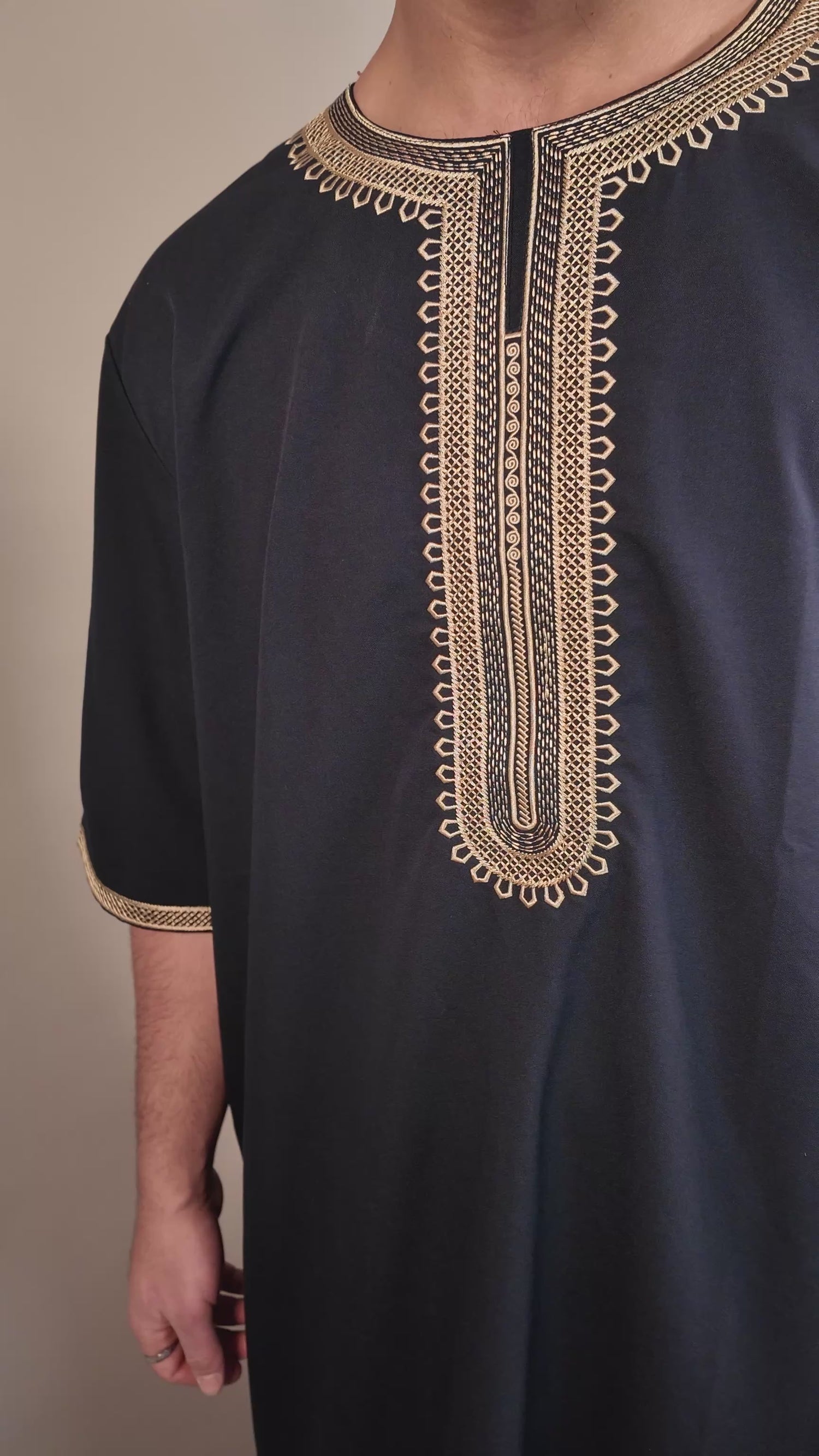 HIRA Jalabiya - Schwarz/Gold